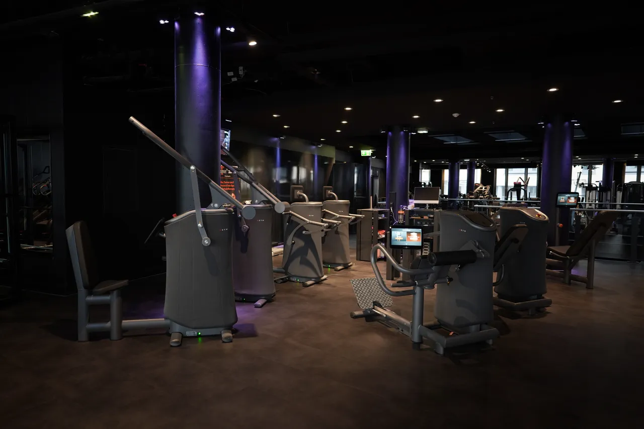 Impressionen aus ESN Gym by PRIME TIME fitness - Bild 2